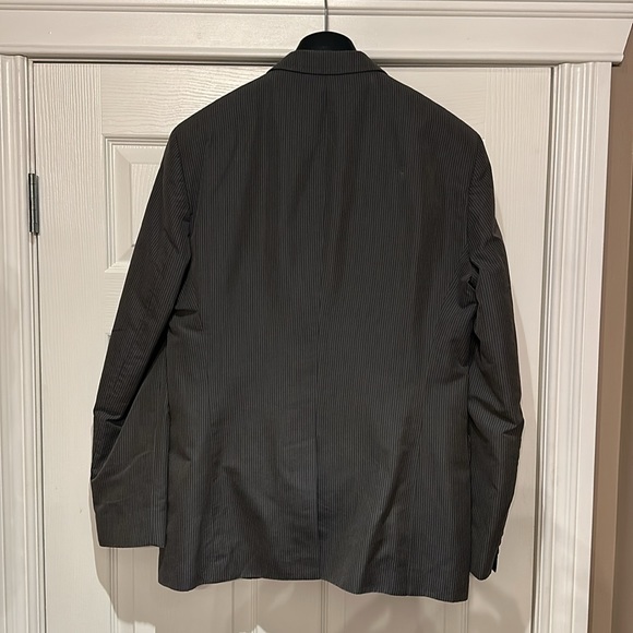 Hugo Boss Suit Size 42 - Picture 2 of 7